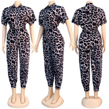 Load image into Gallery viewer, Leopard Turndown Collar Short Sleeve Jumpsuit
